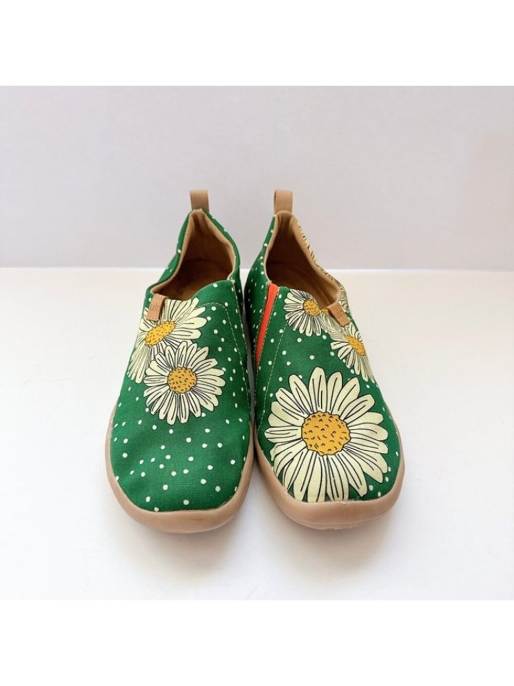 Women’s Size 9 UIN Green Daisy Polka Dot Slip-On Shoes Casual Comfort Flats
